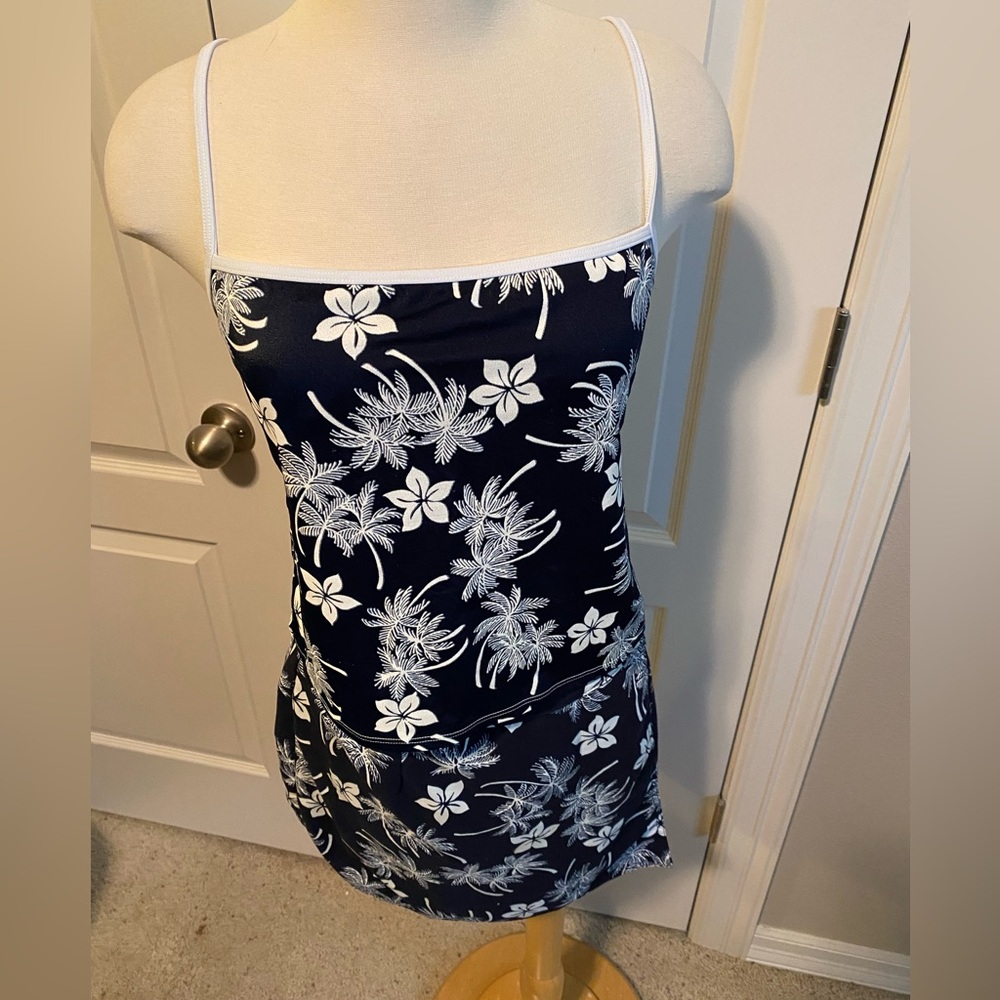 St Johns Bay Navy & White Tropical Floral Two Pc Swim Suit w Wrap Cover up - Picture 5 of 10